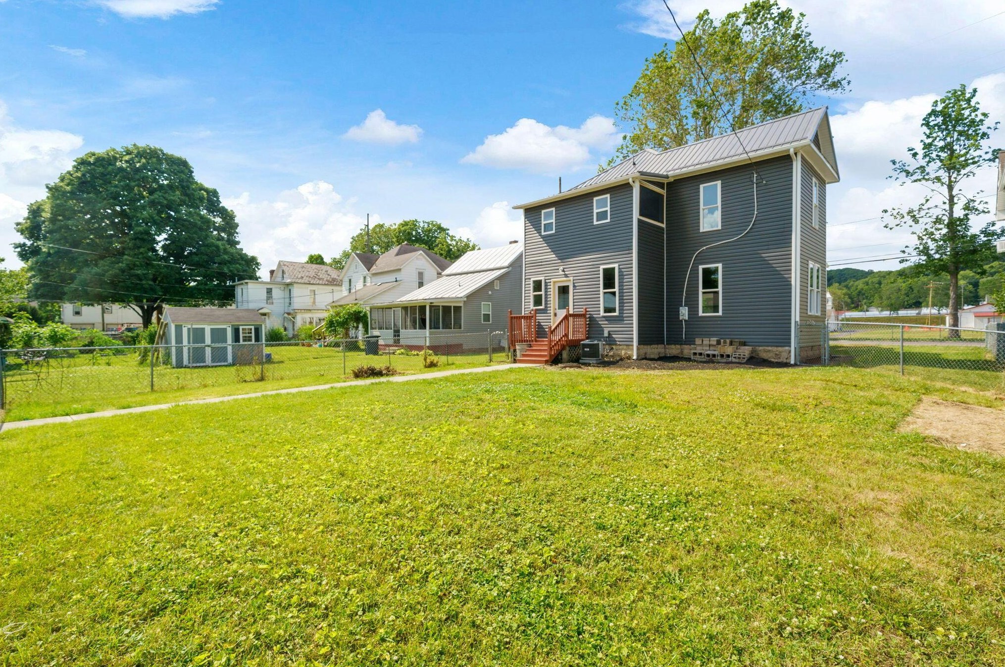 152 Fair Ave, Lancaster OH 43130-2320 exterior