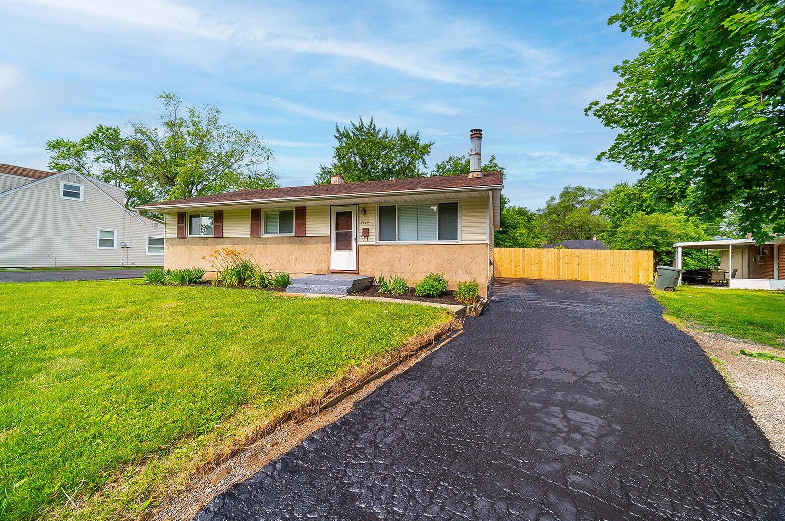 1149 Olney Dr, Columbus, OH 43227-1129