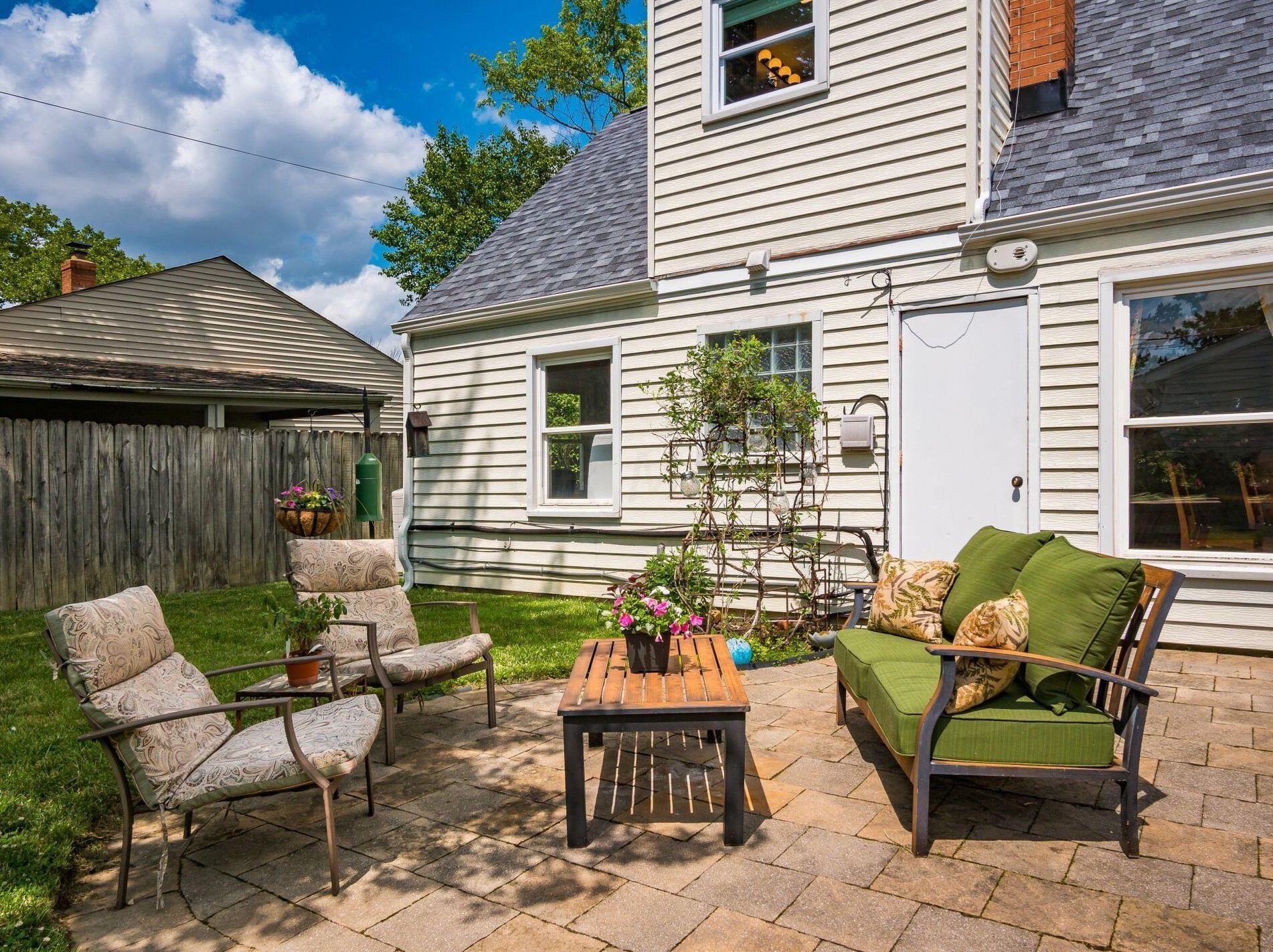 161 Topsfield Rd, Columbus OH 43228-1240 exterior