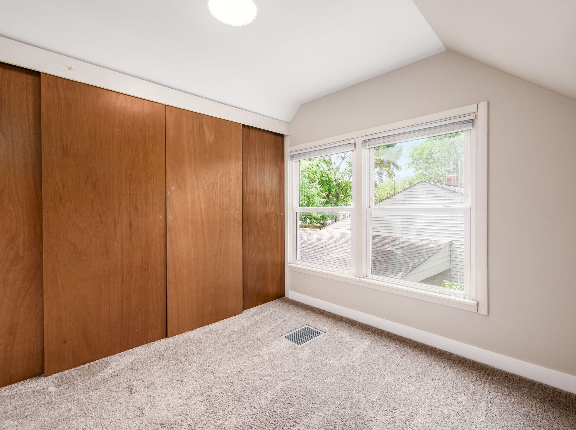 161 Topsfield Rd, Columbus OH 43228-1240 exterior