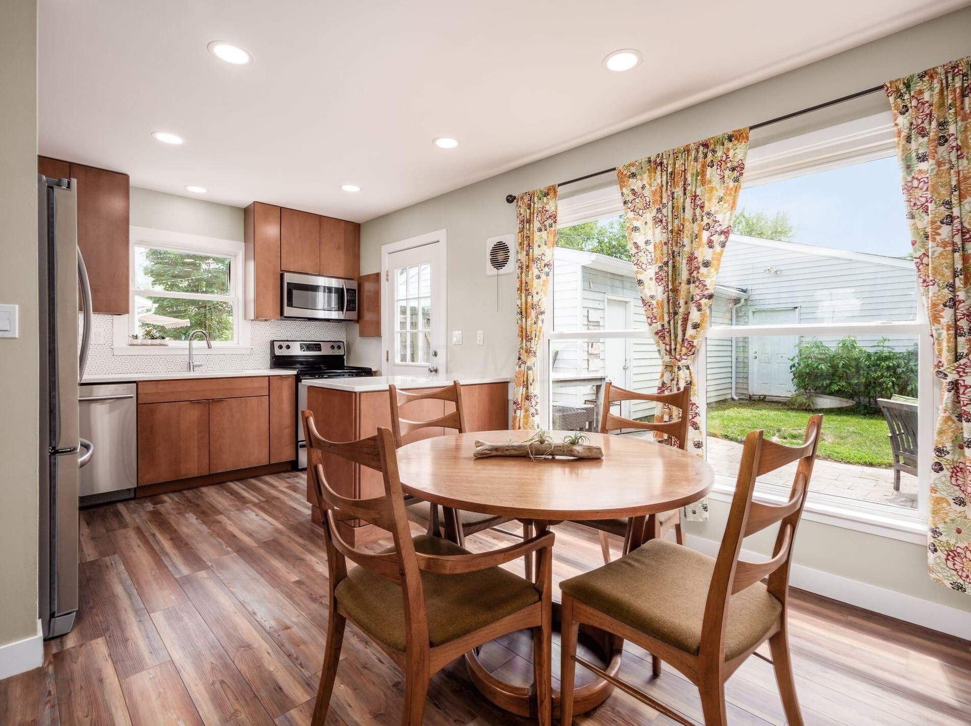 161 Topsfield Rd, Columbus OH 43228-1240 exterior