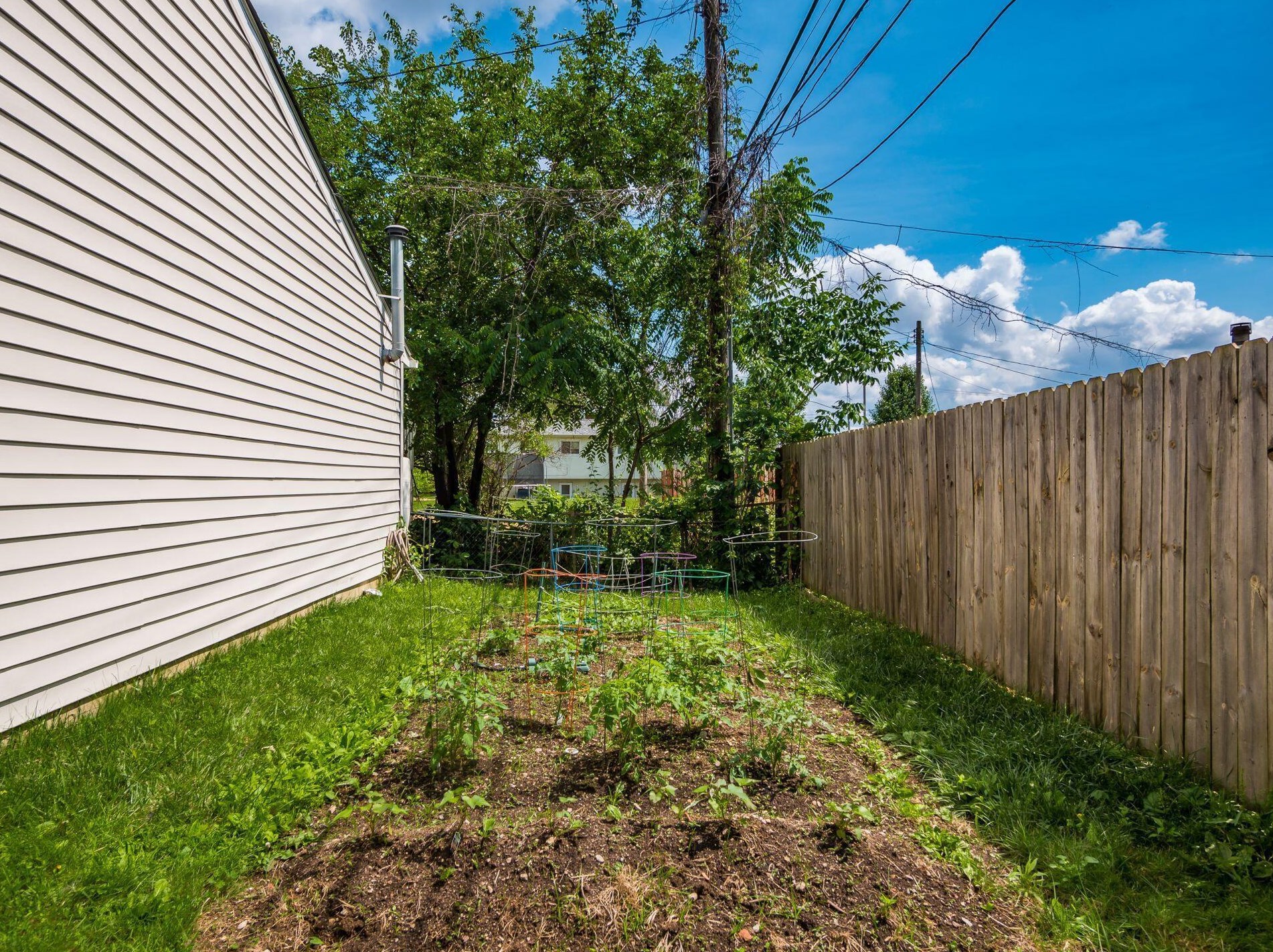 161 Topsfield Rd, Columbus OH 43228-1240 exterior