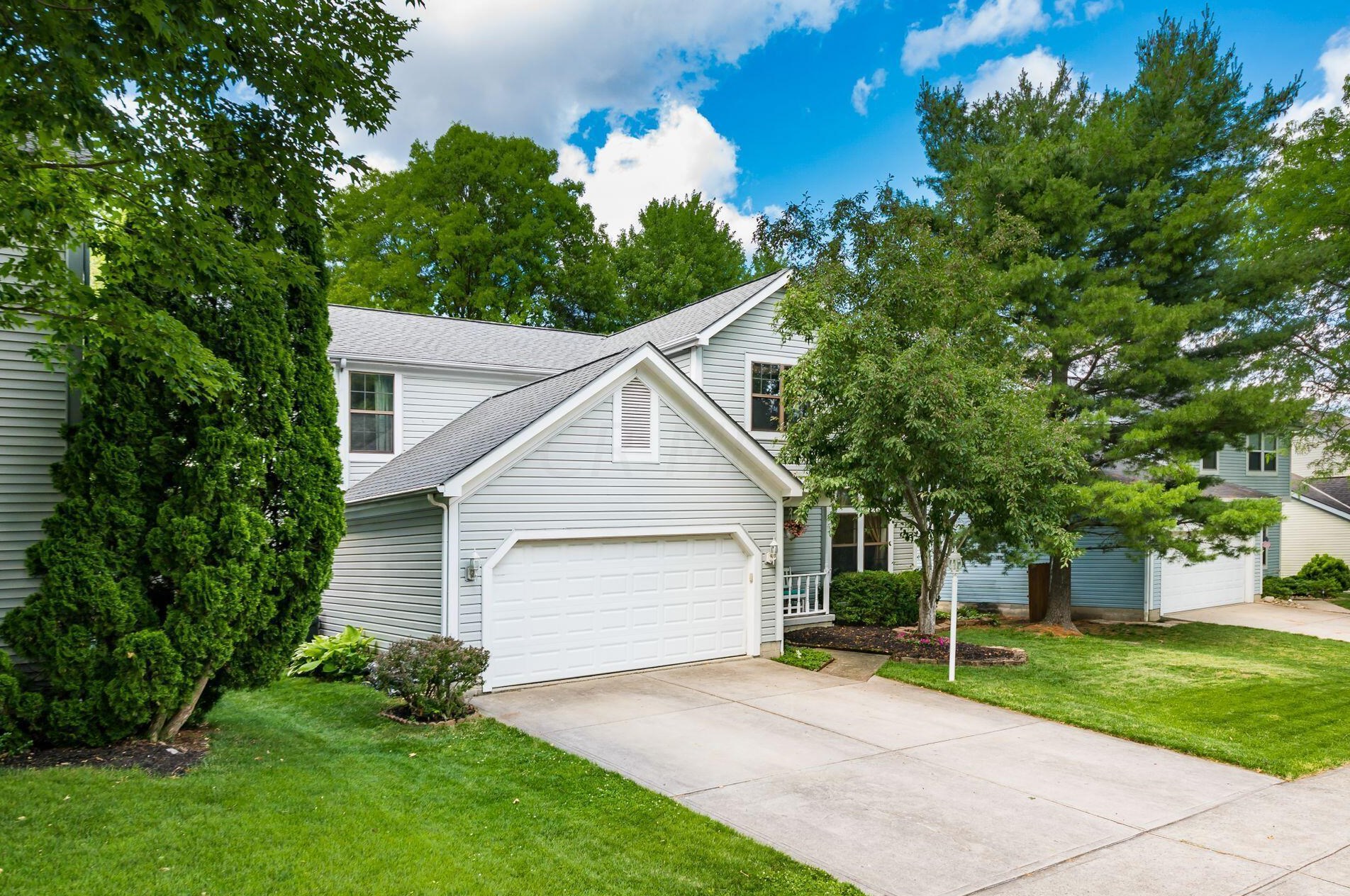 1048 Welwyn Dr, Westerville, OH 43081-5517