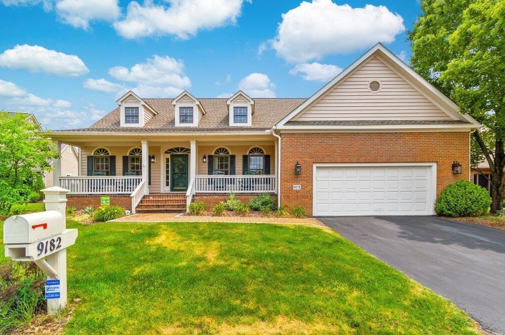 9178 Moors Pl, Dublin, OH 43017-8277