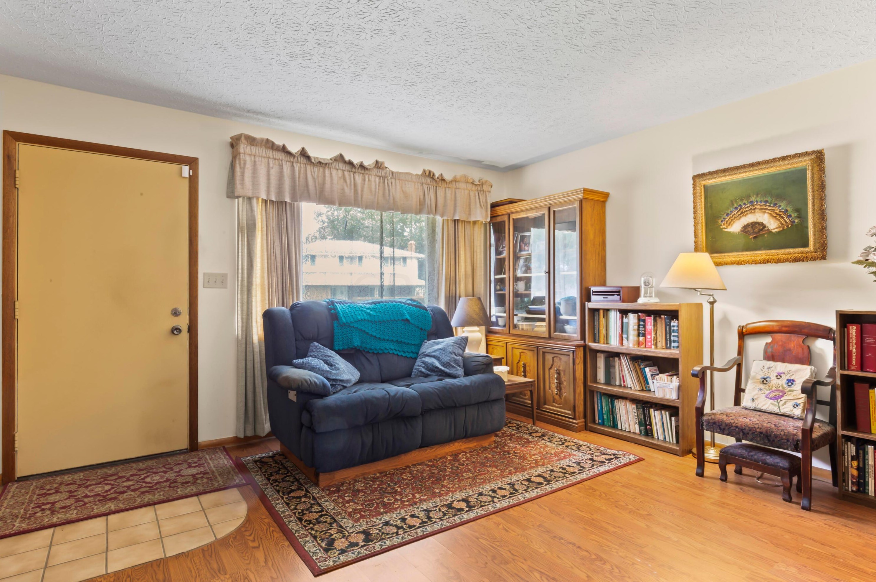 3933 Chrisview Dr, Columbus, OH 43227-2330