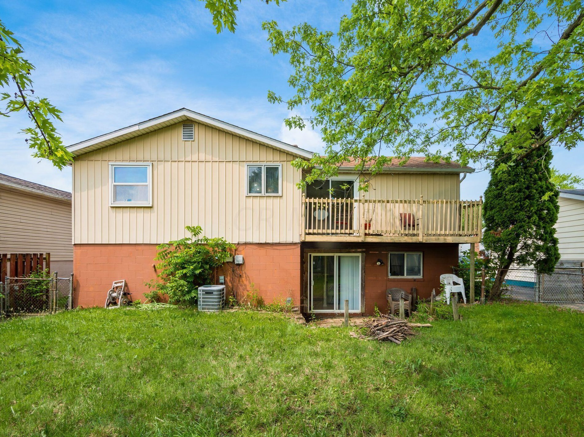 5009 Old Tree Ave, Columbus OH 43228-2234 exterior