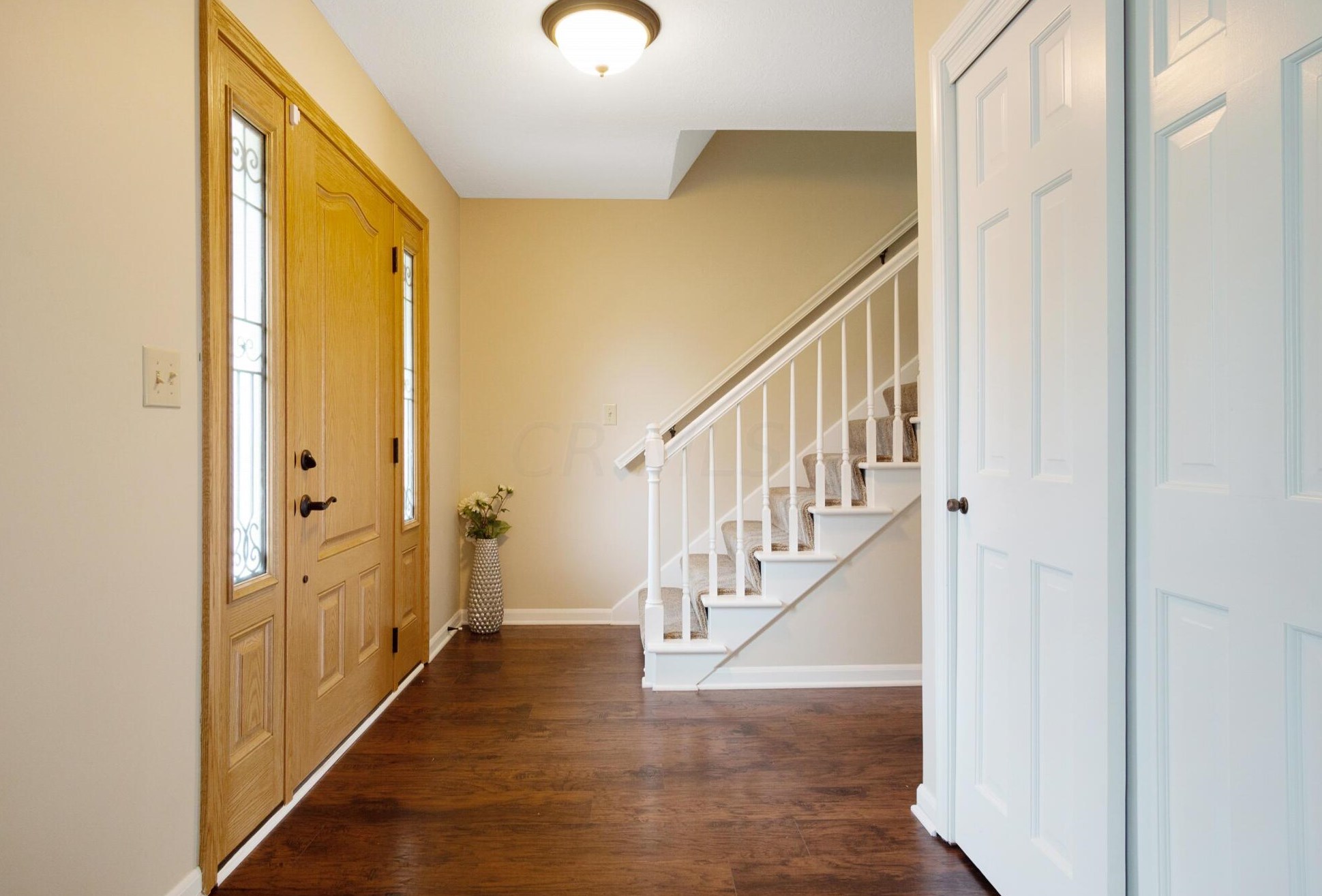 7042 Cloverdale Ln, Columbus OH  43235-4286 exterior