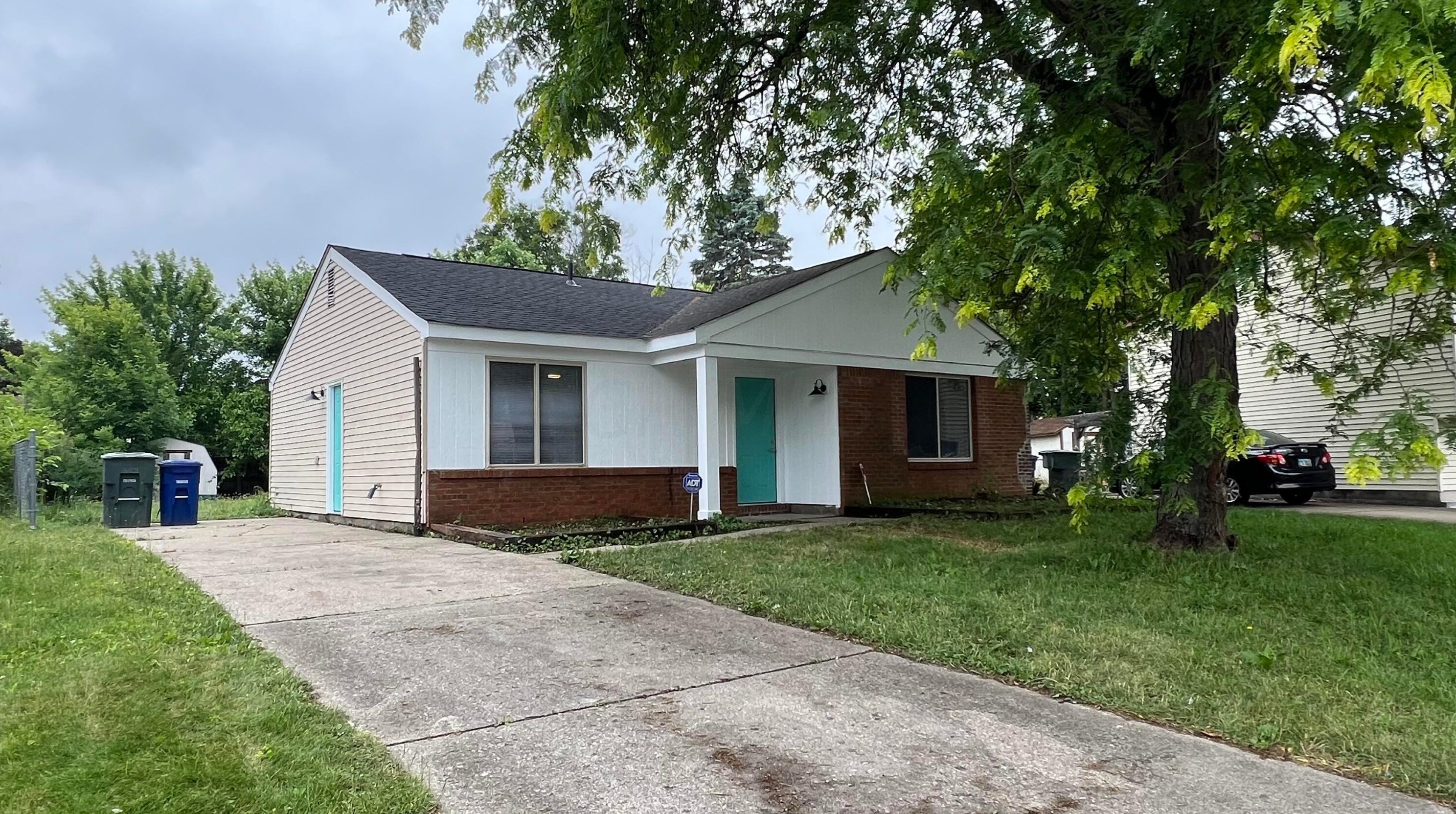 5401 Adderley Ave, Columbus OH  43232-5426 exterior