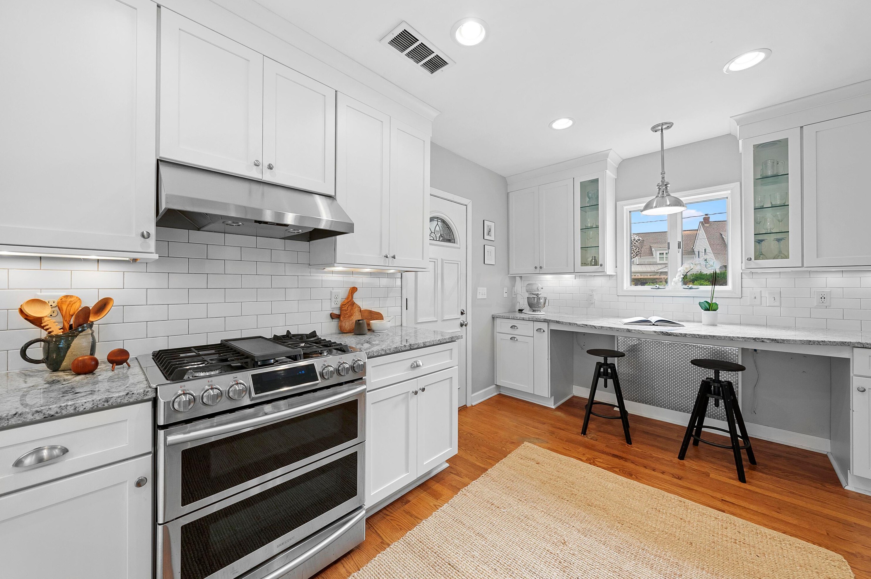 1800 Cambridge Blvd, Columbus OH  43212-1971 exterior