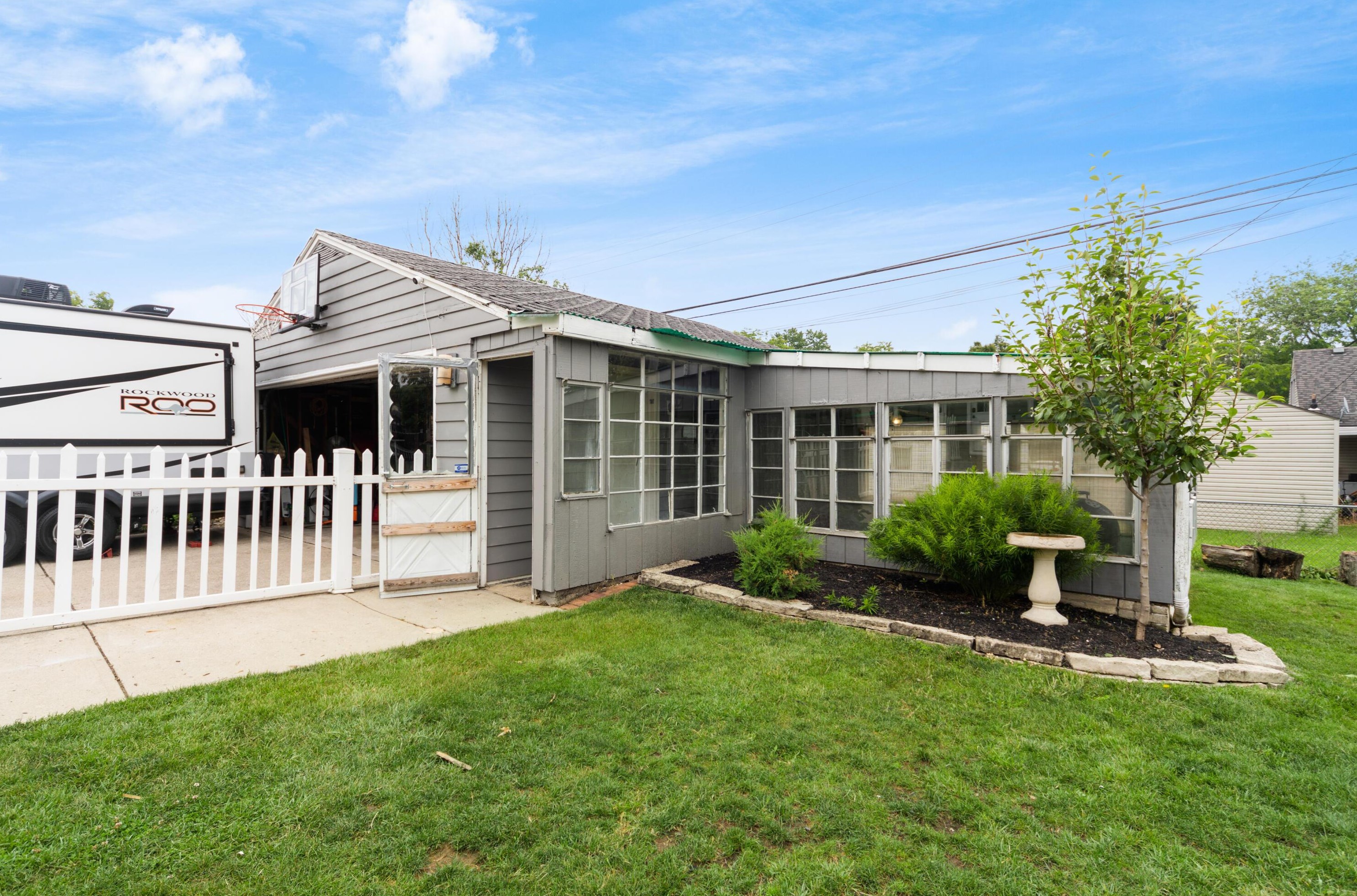 412 Deerfield Rd, Columbus, OH 43228-4433