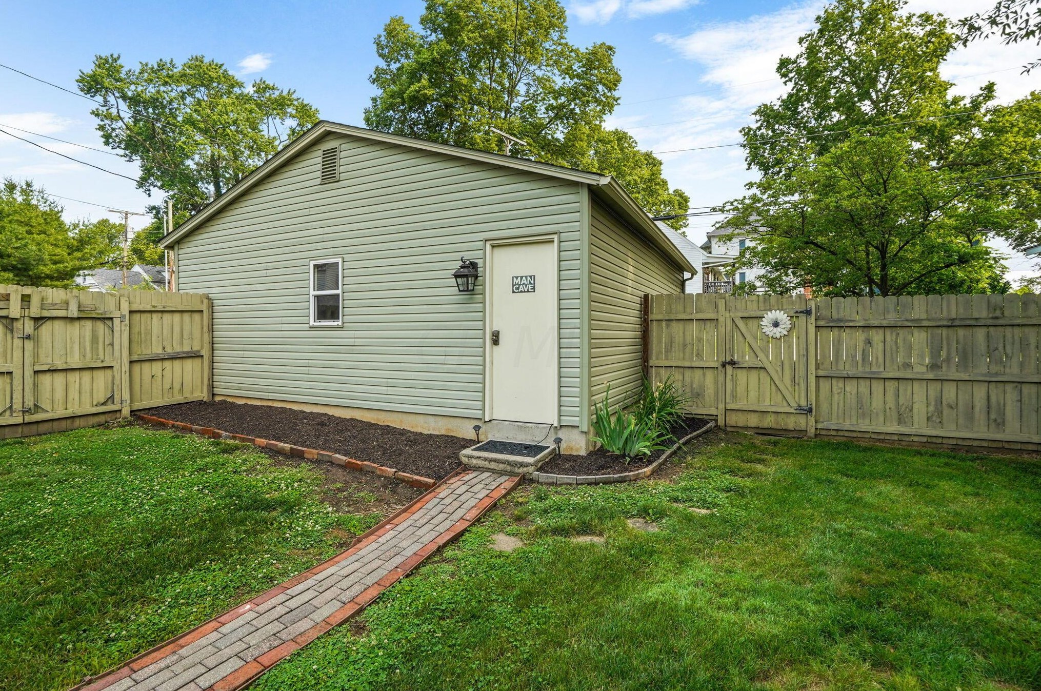 333 Wheeling St, Lancaster OH  43130-3818 exterior