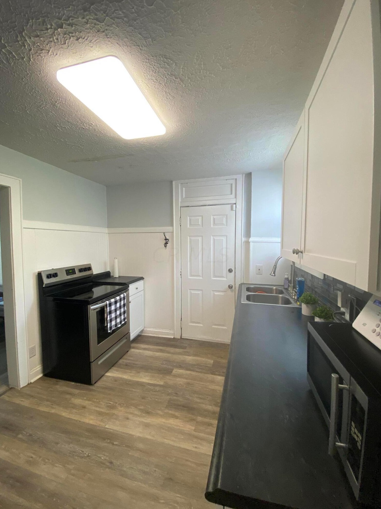 1452 Loretta Ave, Columbus OH  43211-1419 exterior