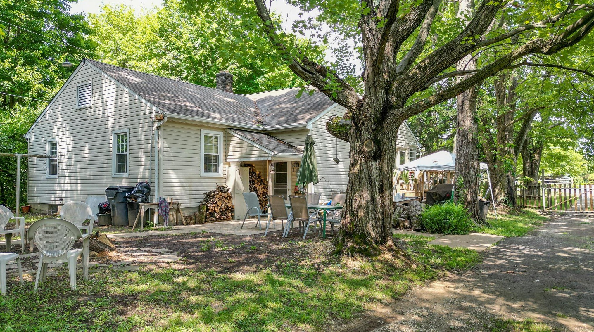 3533 Watkins Rd, Columbus, OH 43232-5543