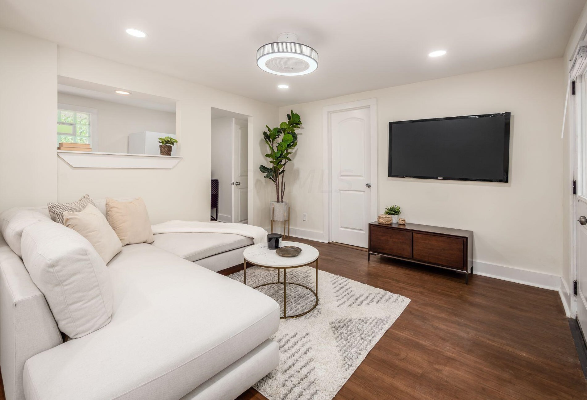 876 Campbell Ave, Columbus OH 43223-1521 exterior