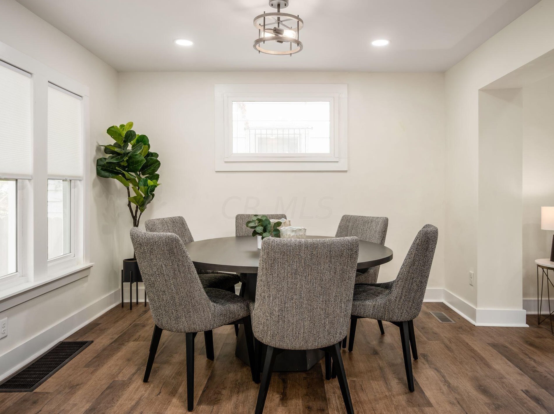 876 Campbell Ave, Columbus OH 43223-1521 exterior