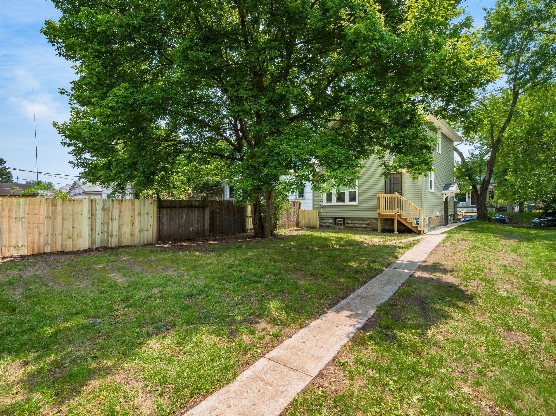 876 Campbell Ave, Columbus OH 43223-1521 exterior