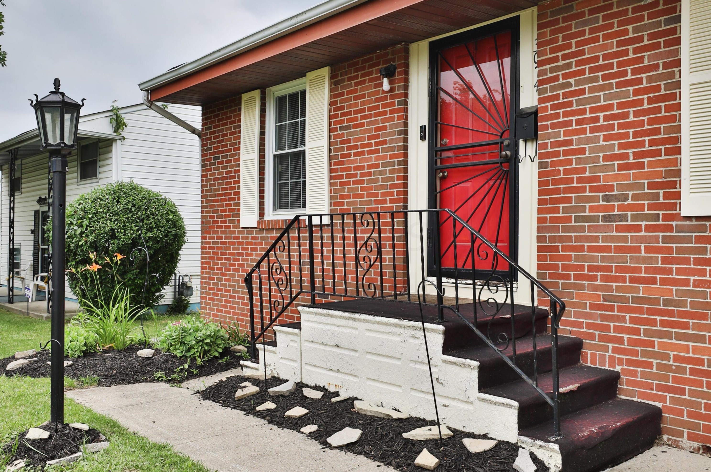 3074 Weirton Dr, Columbus, OH 43207-3363