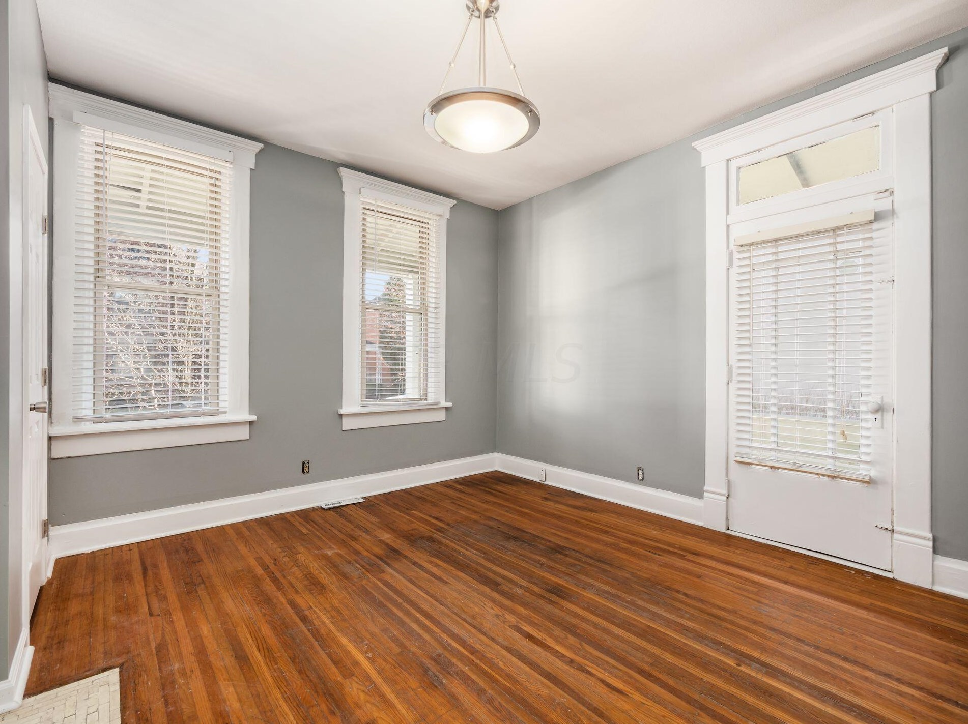 811 Ebner St, Columbus OH  43206-2211 exterior