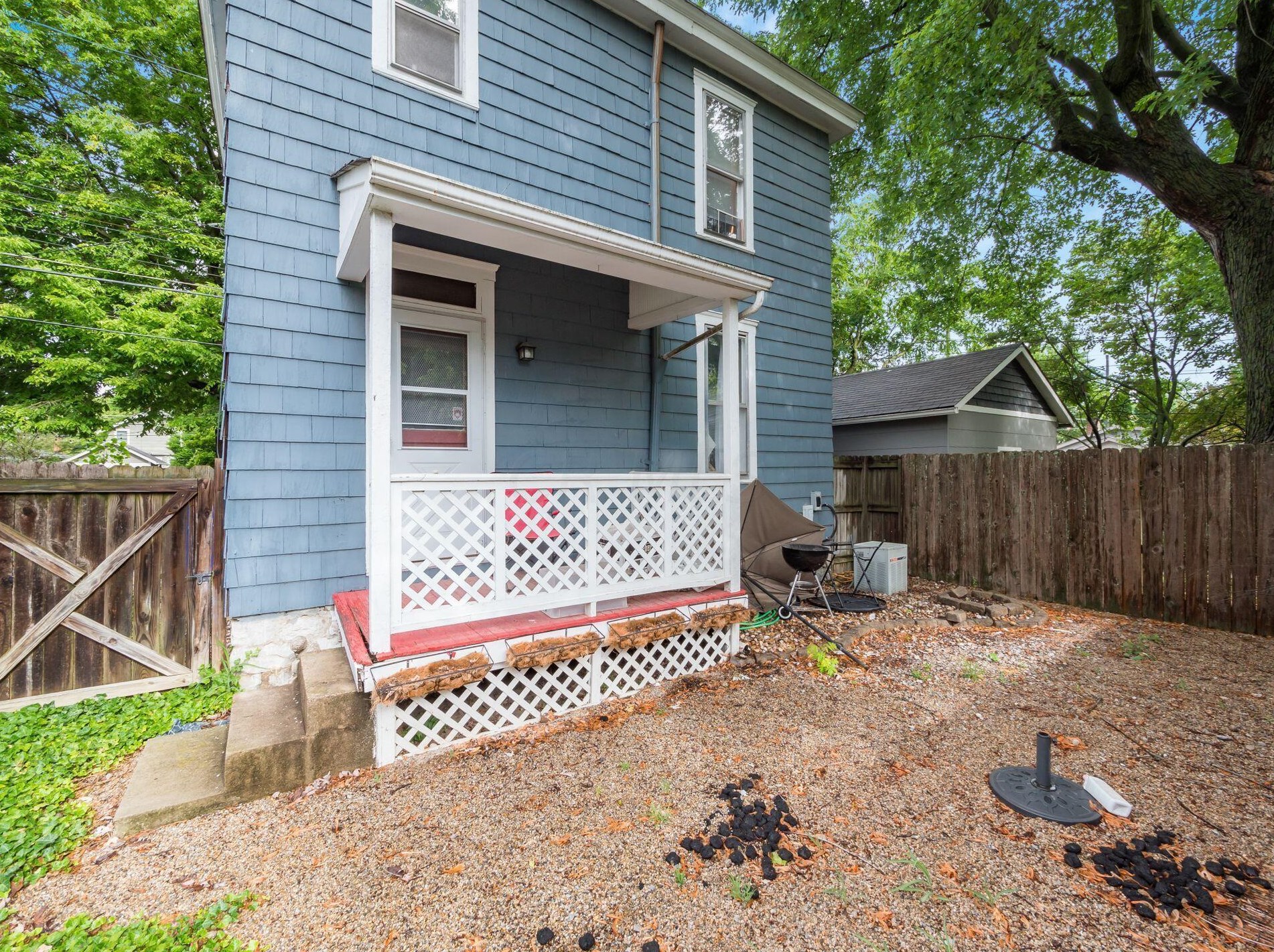 811 Ebner St, Columbus OH  43206-2211 exterior