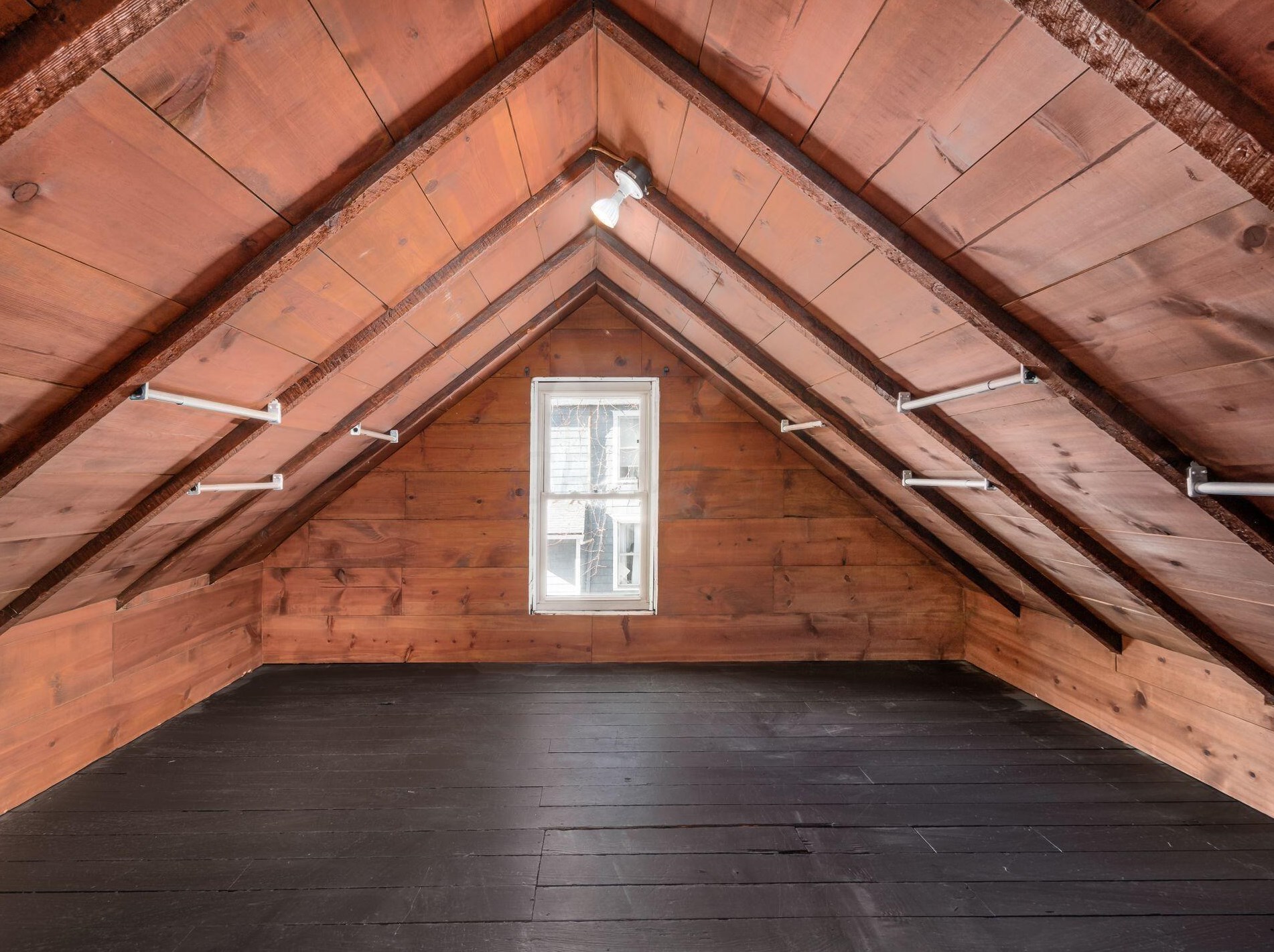 811 Ebner St, Columbus OH  43206-2211 exterior