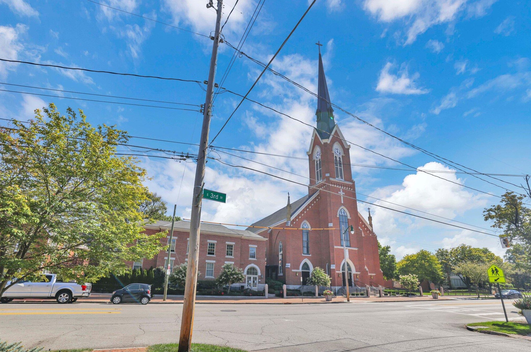 678 9 St, Columbus OH 43215-3973 exterior