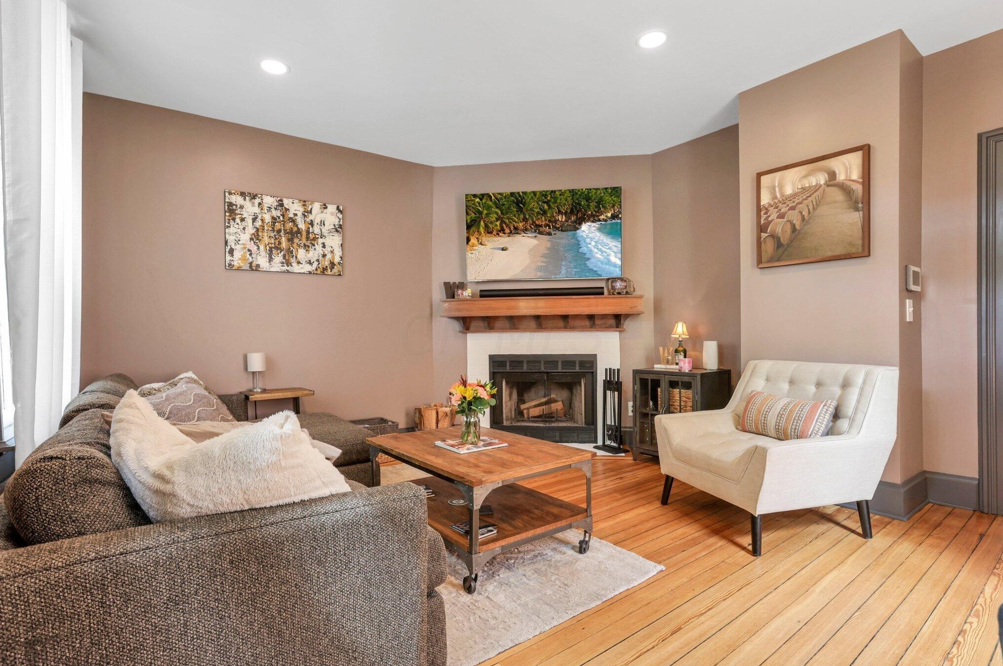 678 9 St, Columbus OH 43215-3973 exterior