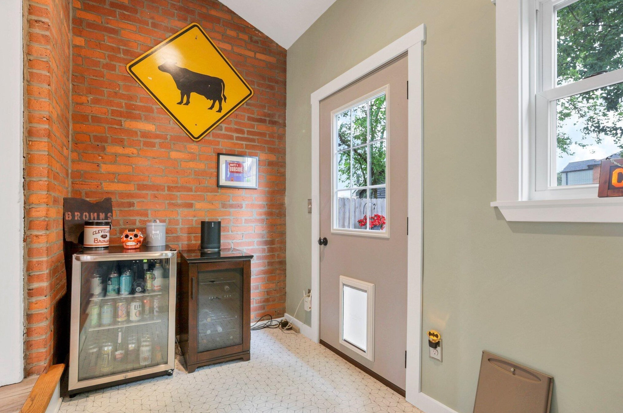 678 9 St, Columbus OH 43215-3973 exterior