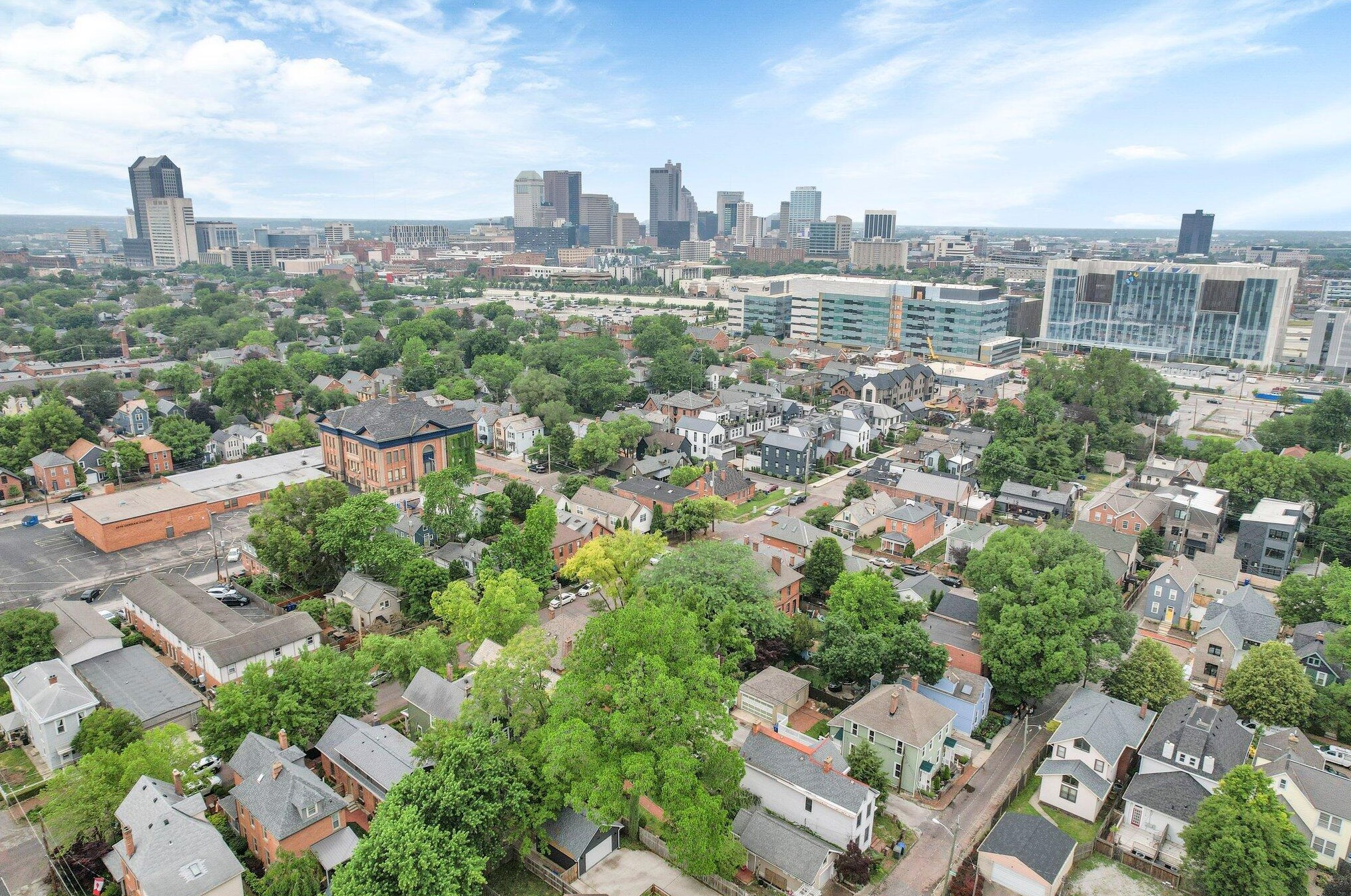 678 9 St, Columbus OH 43215-3973 exterior