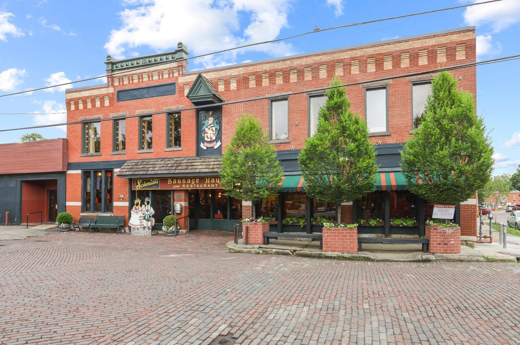 678 9 St, Columbus OH 43215-3973 exterior