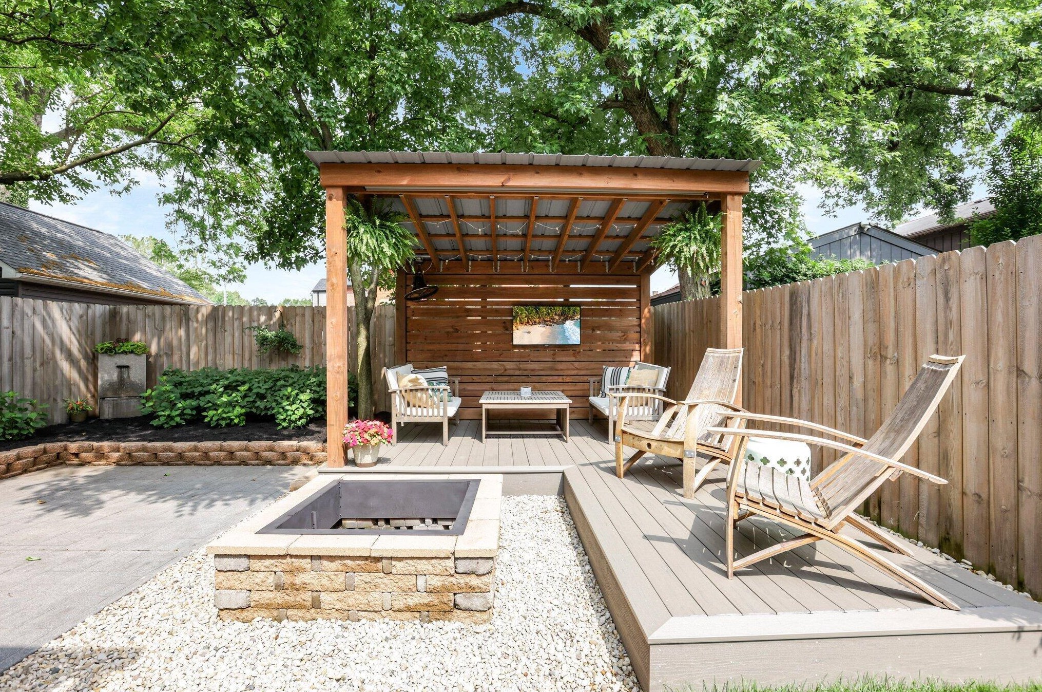 678 9 St, Columbus OH 43215-3973 exterior