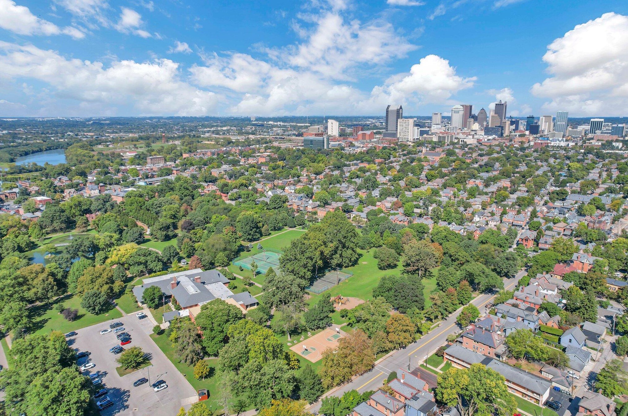 678 9 St, Columbus OH 43215-3973 exterior