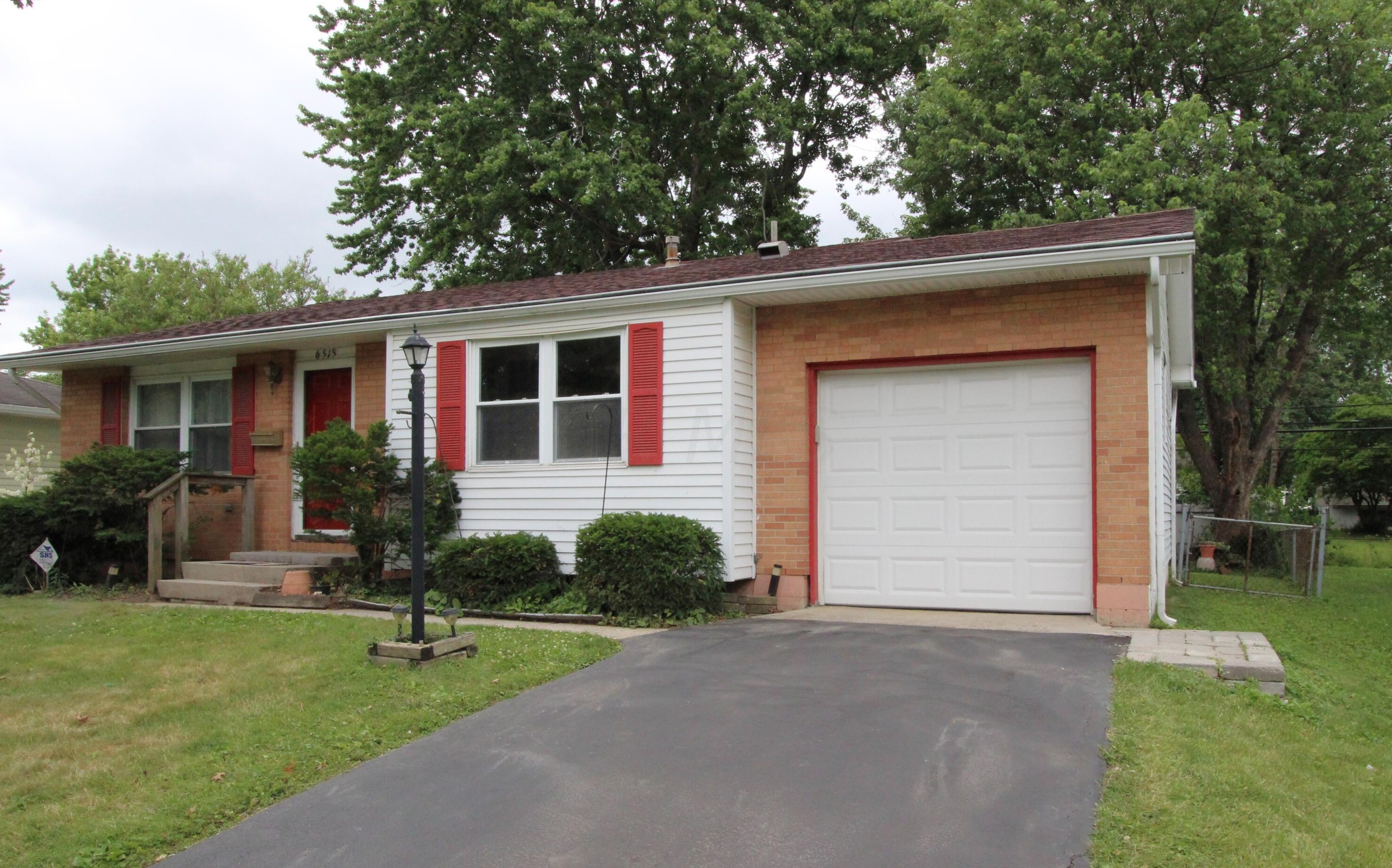 6515 Karl Rd, Columbus, OH 43229-1369