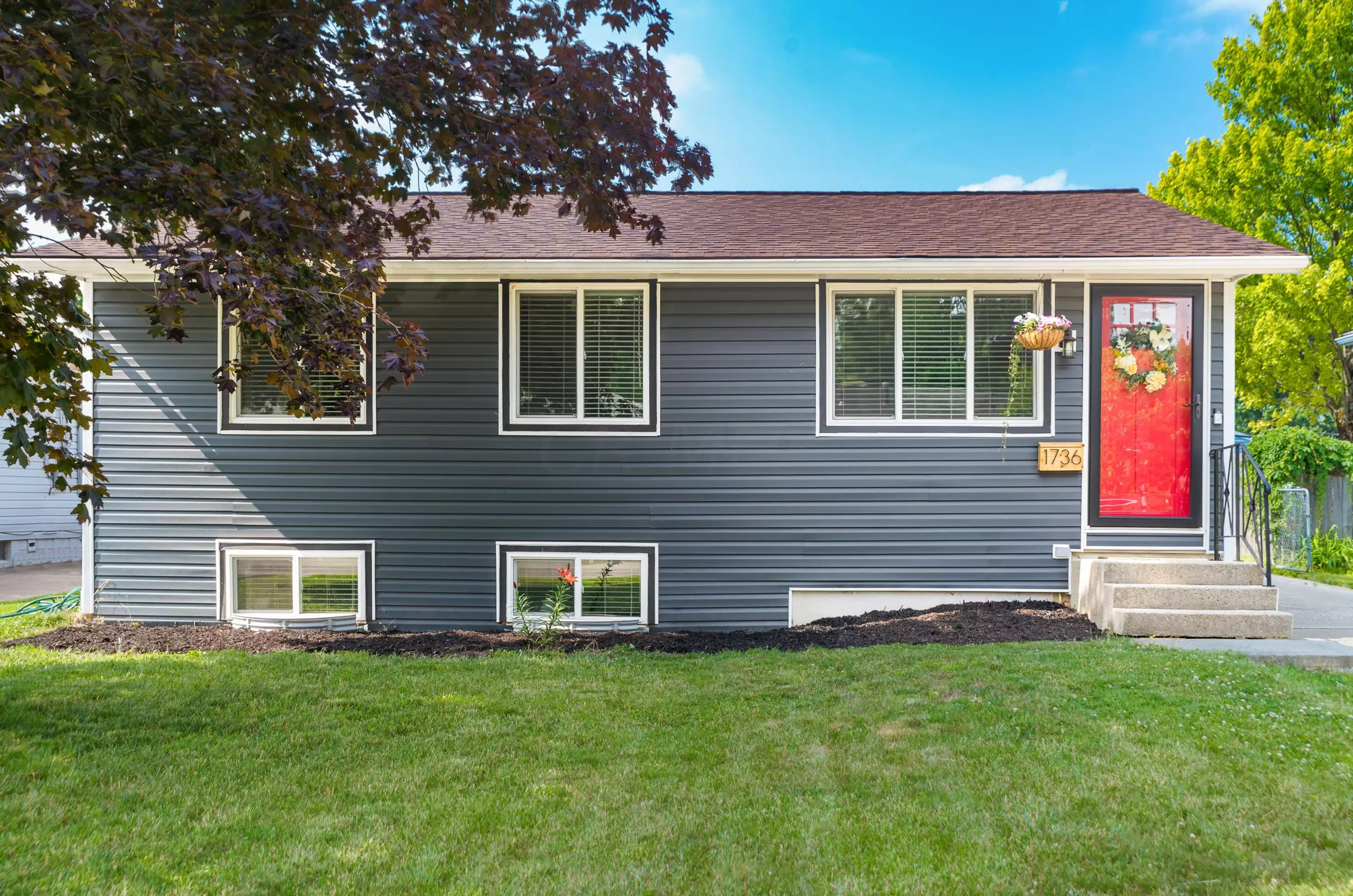 1736 Brookfield Sq, Columbus, OH 43229-3707