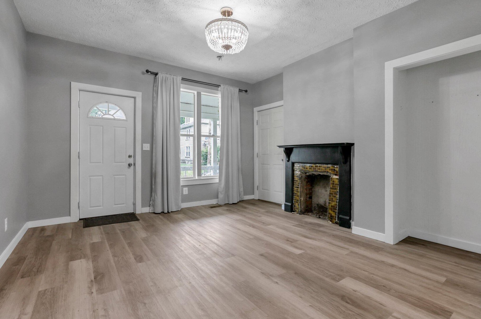 1353 Fulton St, Columbus OH 43205-2403 exterior