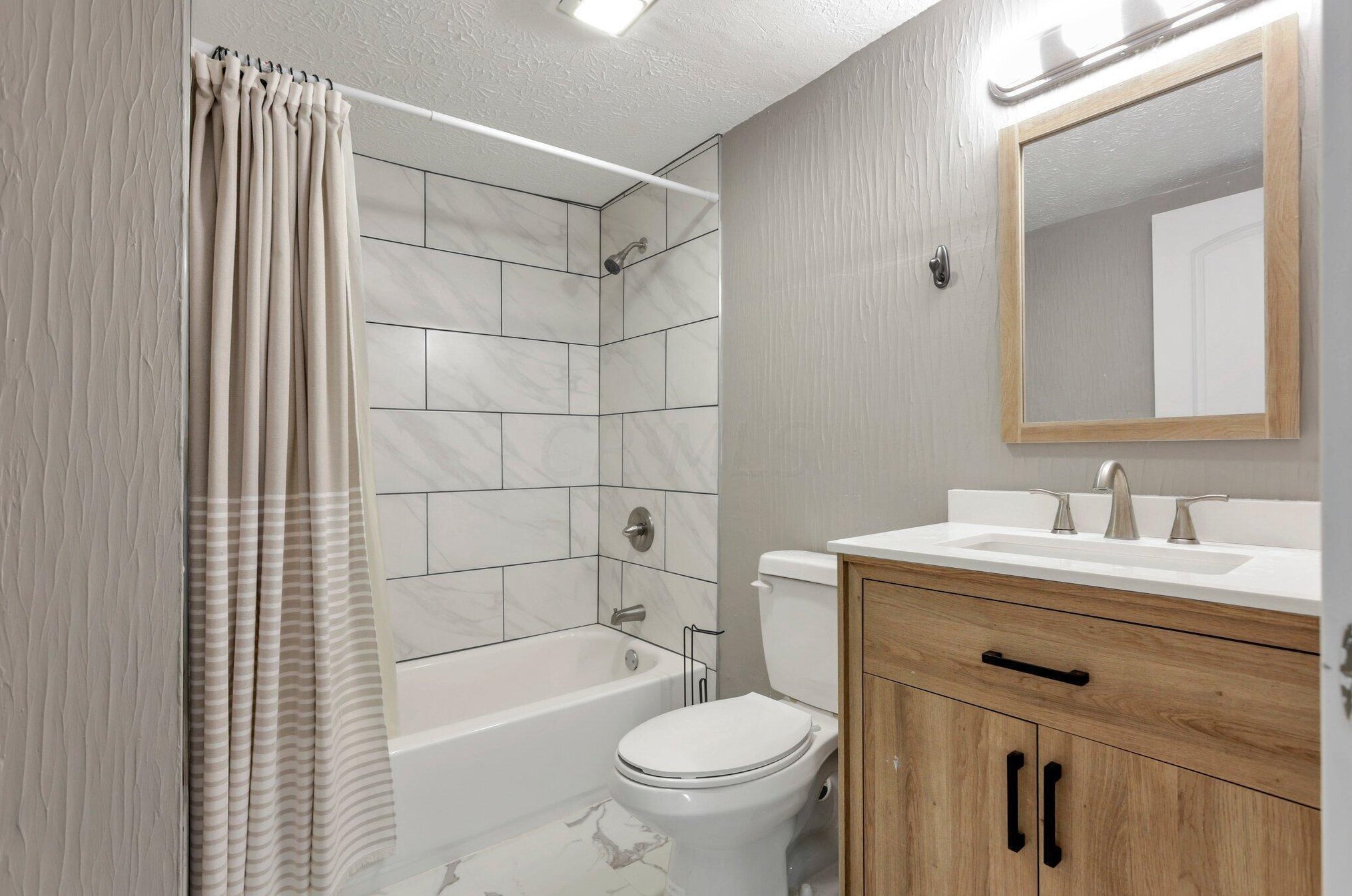 1353 Fulton St, Columbus OH 43205-2403 exterior