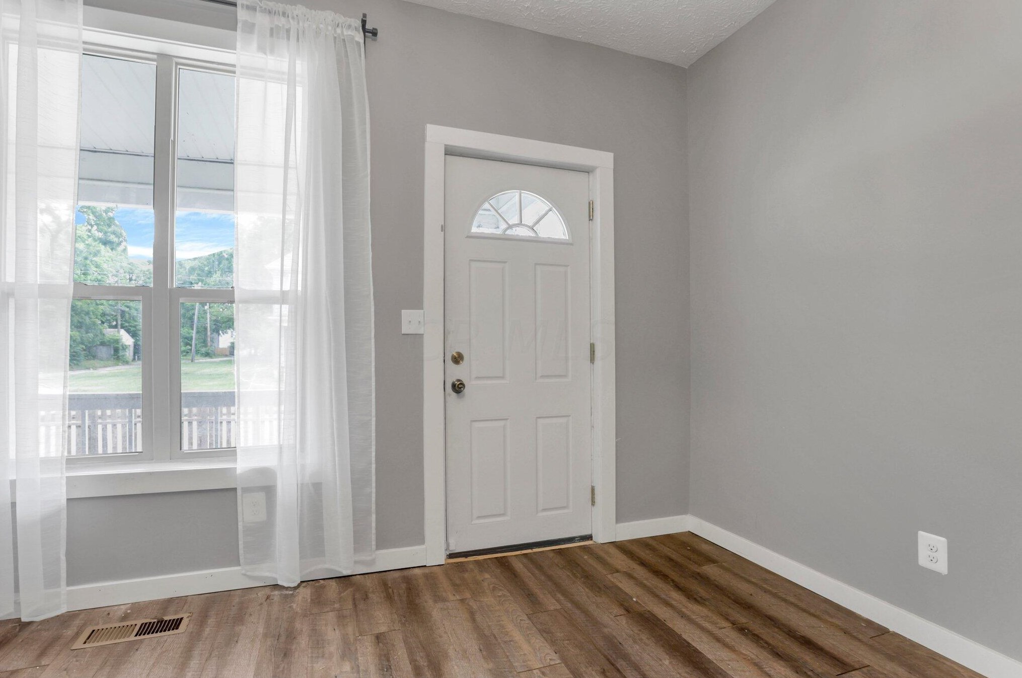 1353 Fulton St, Columbus OH 43205-2403 exterior