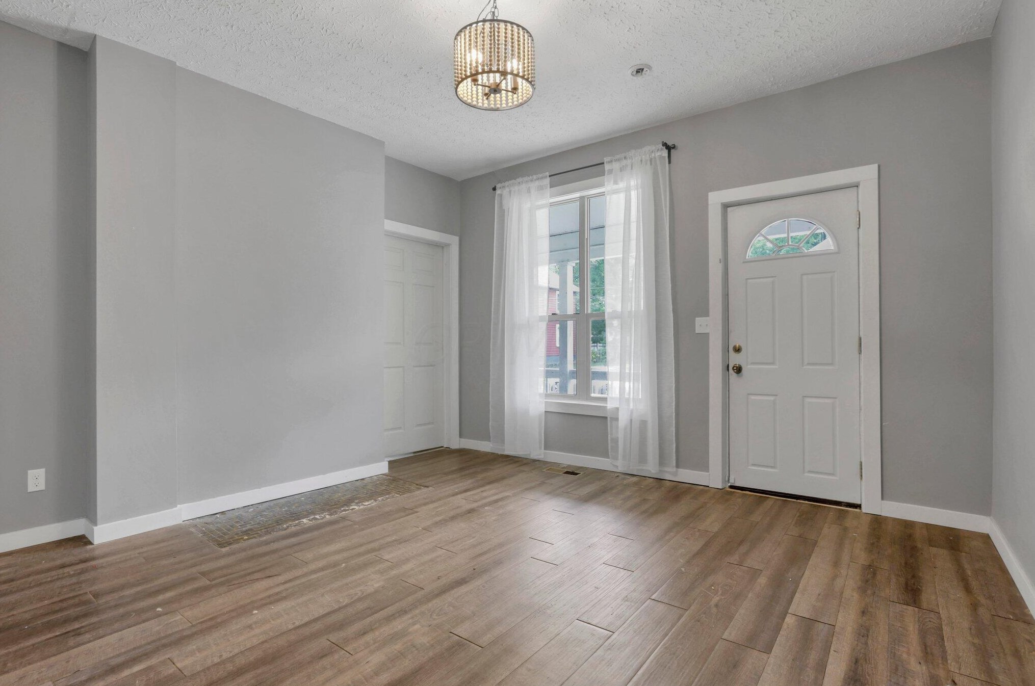 1353 Fulton St, Columbus OH 43205-2403 exterior