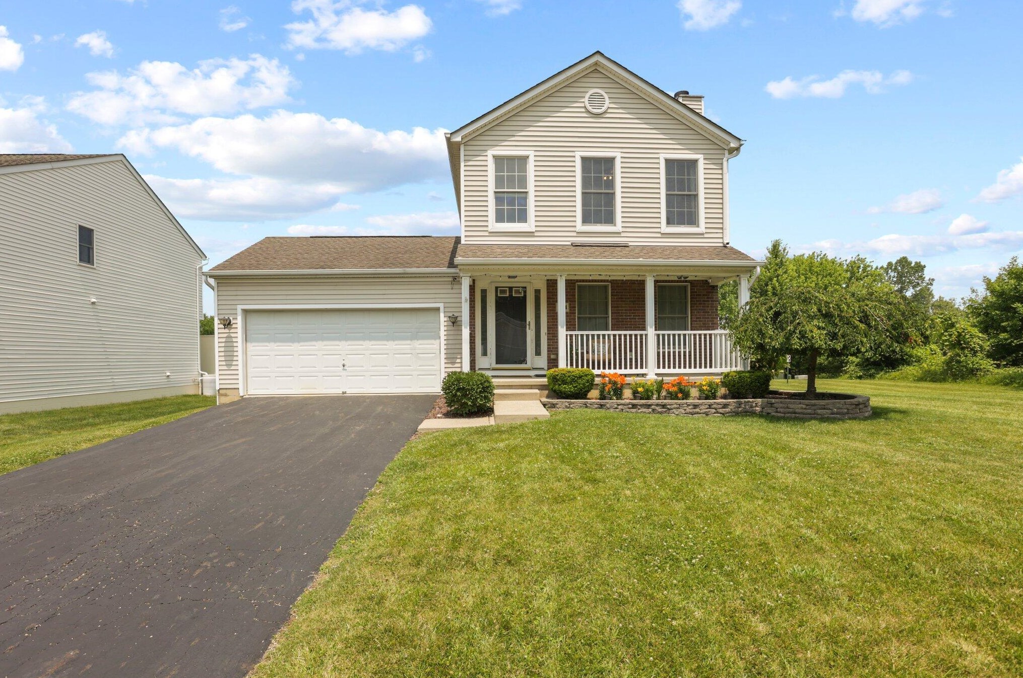 354 Green Apple Pl, Pataskala, OH 43062