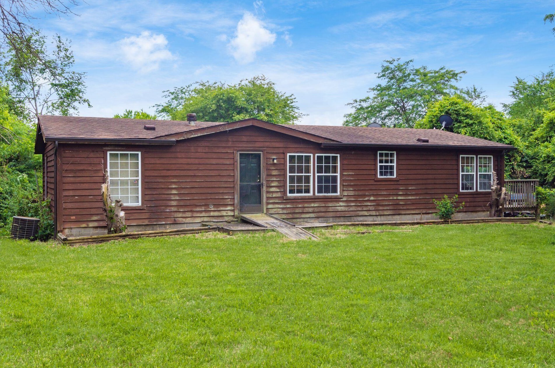 5425 Geiger Rd, Pleasantville, OH 43148