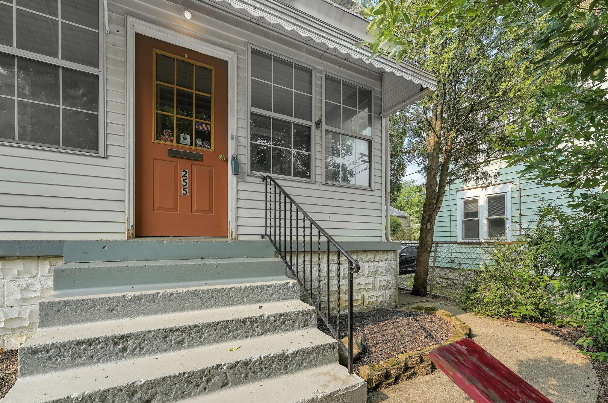 255 Stewart Ave, Columbus, OH 43206-2725