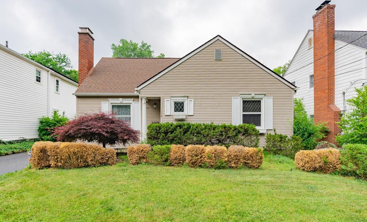 136 E South St, Sharon Township, OH 43085