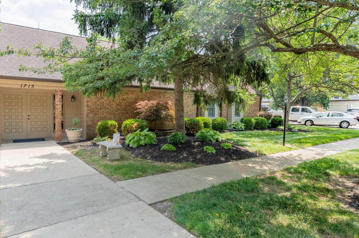 5106 Ranstead Ct, Columbus OH 43220-2545 exterior