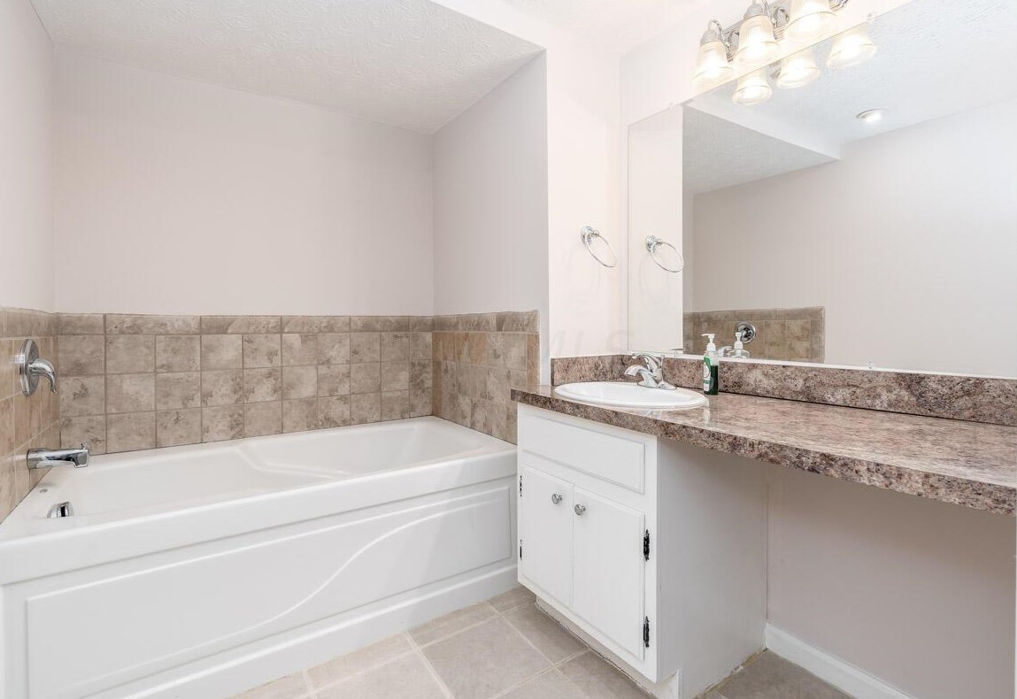 5106 Ranstead Ct, Columbus OH 43220-2545 exterior