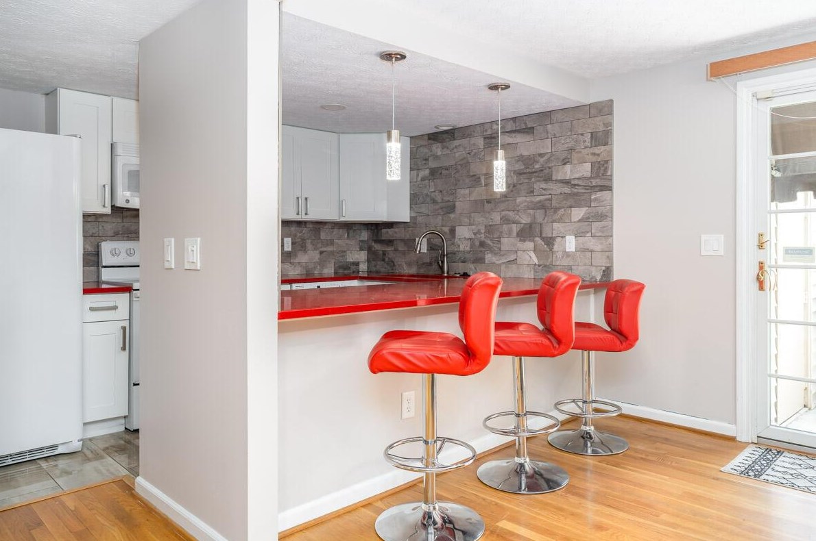 5106 Ranstead Ct, Columbus OH 43220-2545 exterior