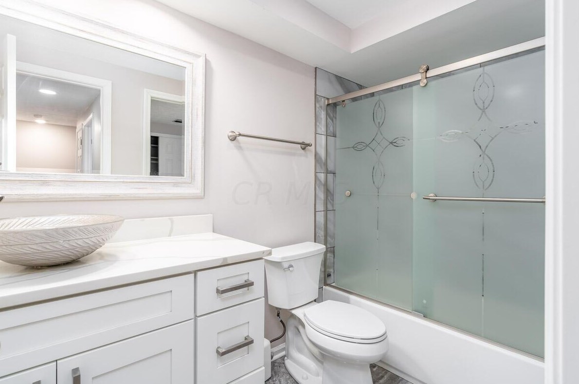 5106 Ranstead Ct, Columbus OH 43220-2545 exterior