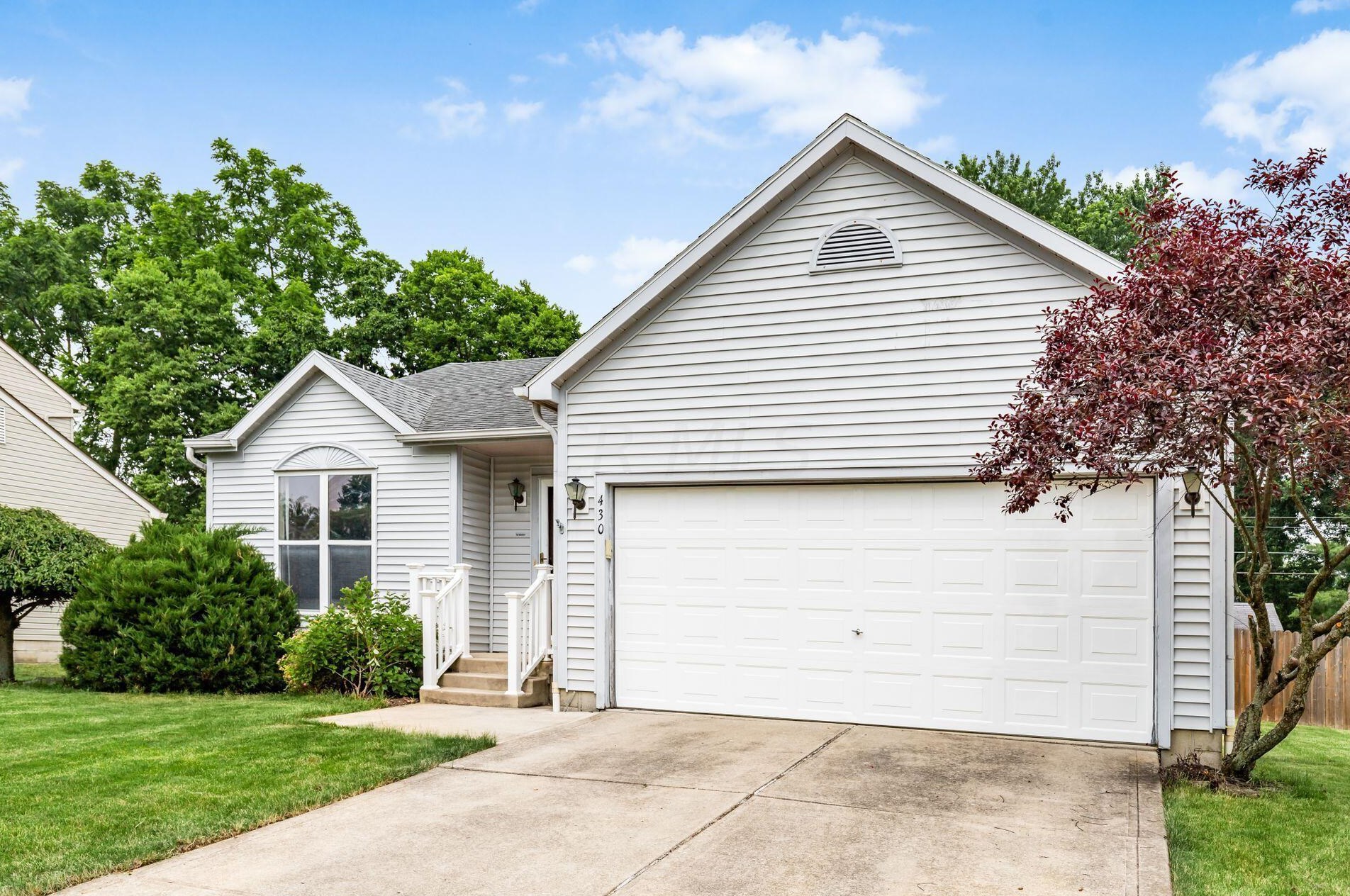 430 Durham Ln, Delaware, OH 43015