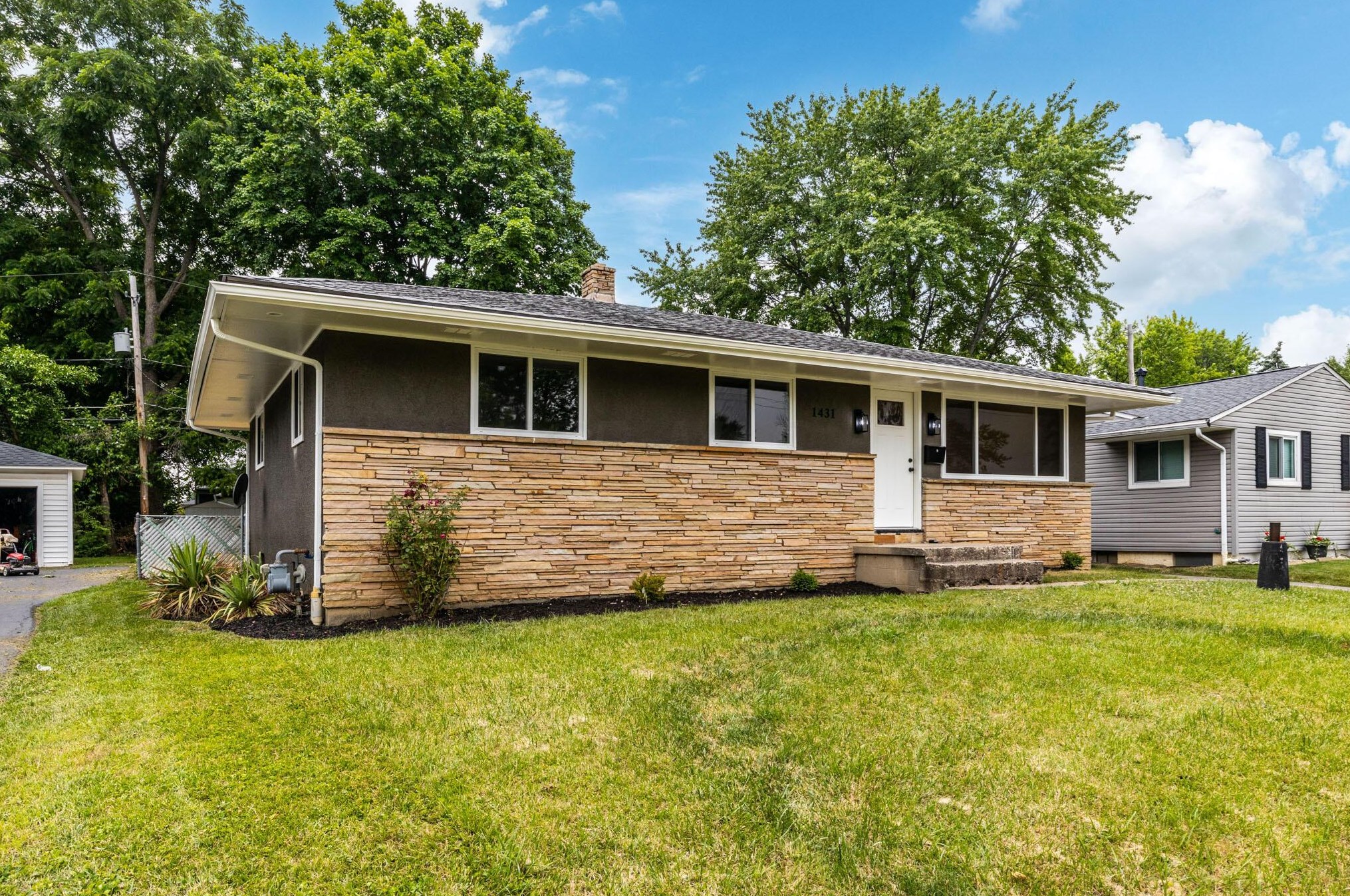 1431 Cunard Rd, Columbus, OH 43227-3256