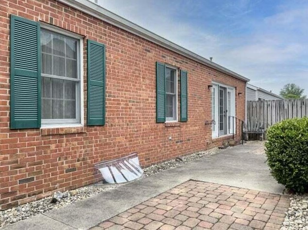 144 Pearce Pl, Urbana OH  43078-9488 exterior