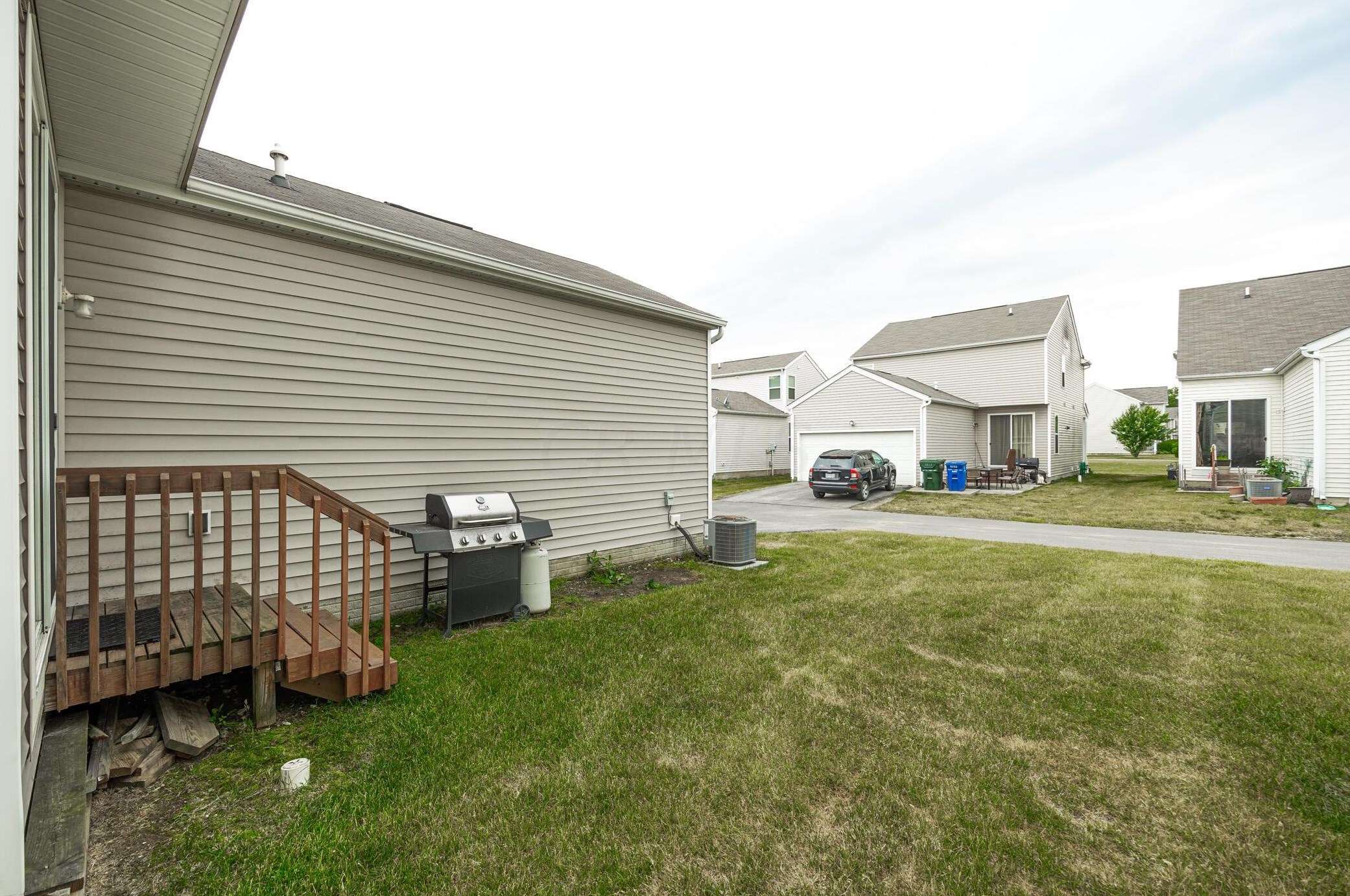 5702 Alliance Way, Columbus OH  43228-8948 exterior