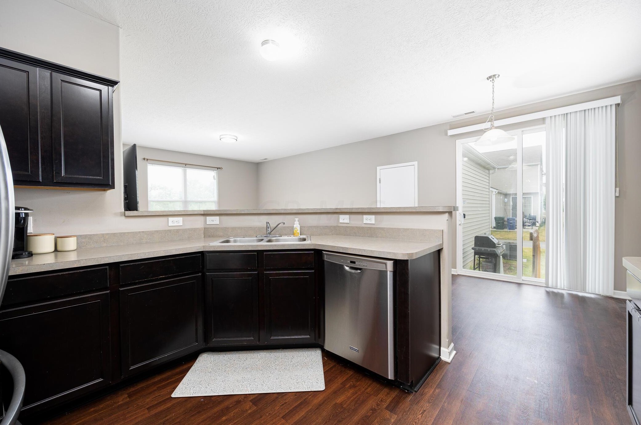 5702 Alliance Way, Columbus OH  43228-8948 exterior